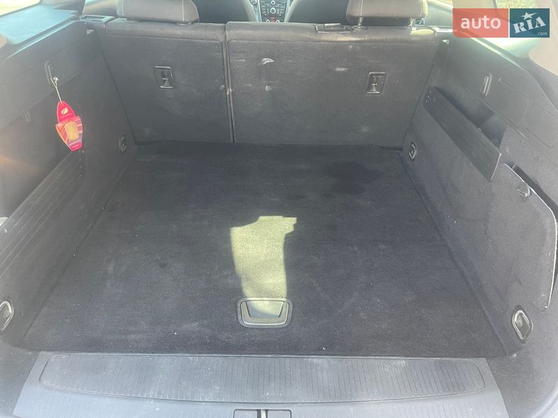 Универсал Opel Astra 2014 в Ровно