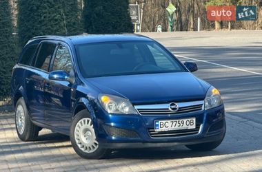 Универсал Opel Astra 2011 в Дрогобыче