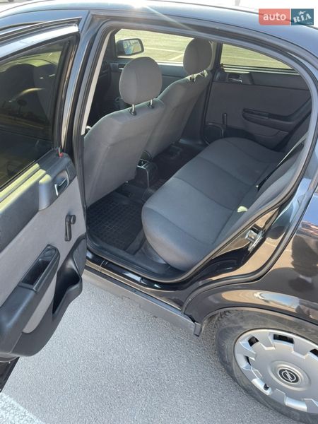 Седан Opel Astra 2006 в Киеве