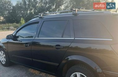 Универсал Opel Astra 2005 в Тысменице