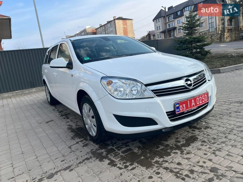 Универсал Opel Astra 2009 в Бучаче