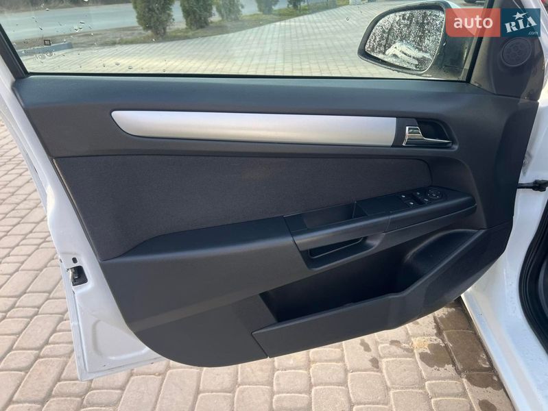 Универсал Opel Astra 2009 в Бучаче