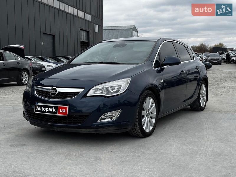 Opel Astra 2011