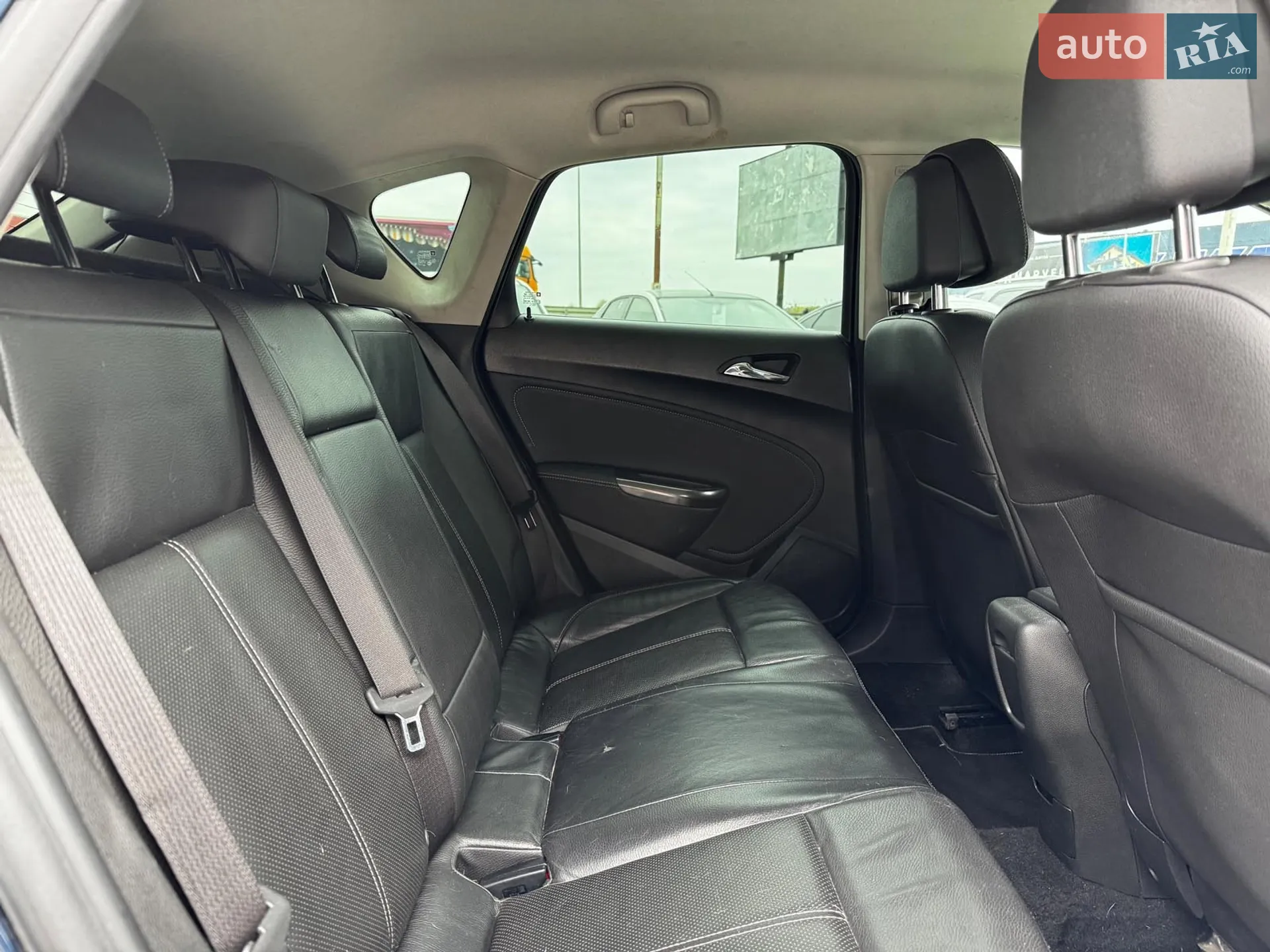 2011 Opel Astra - мініатюра 28