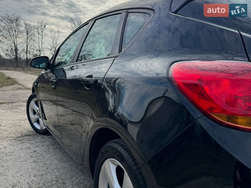 Хэтчбек Opel Astra 2010 в Слобожанском