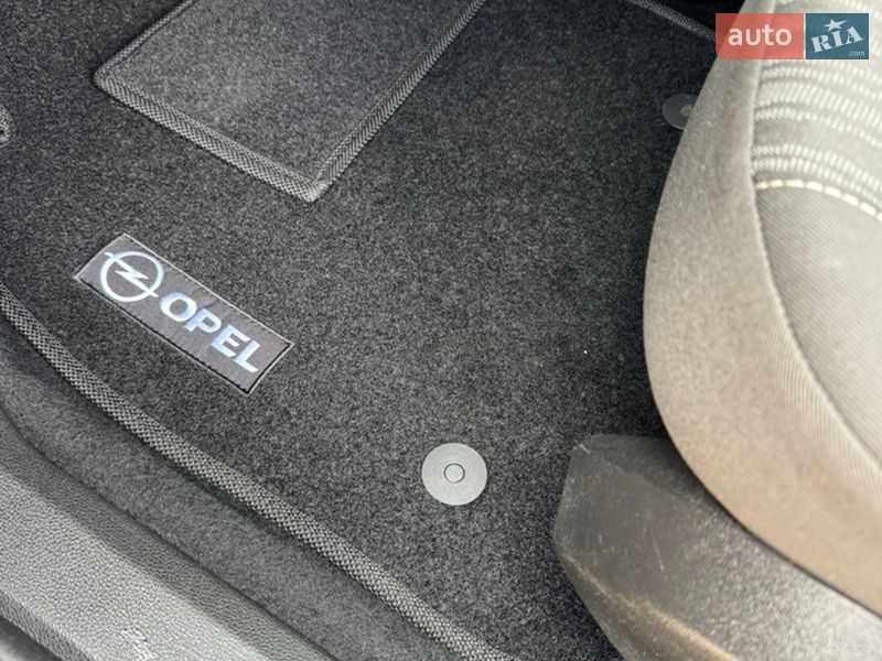 Хэтчбек Opel Astra 2010 в Слобожанском