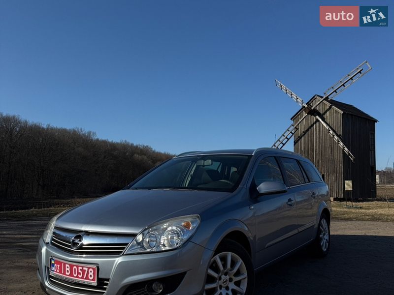 Універсал Opel Astra 2009 в Полтаві