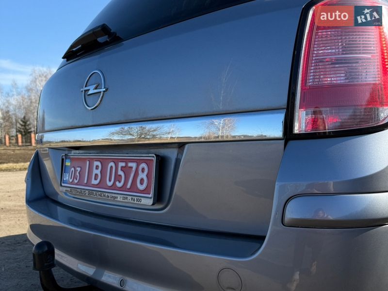 Універсал Opel Astra 2009 в Полтаві