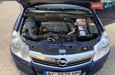 Универсал Opel Astra 2008 в Нововолынске