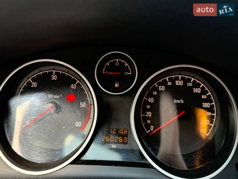 Универсал Opel Astra 2010 в Львове