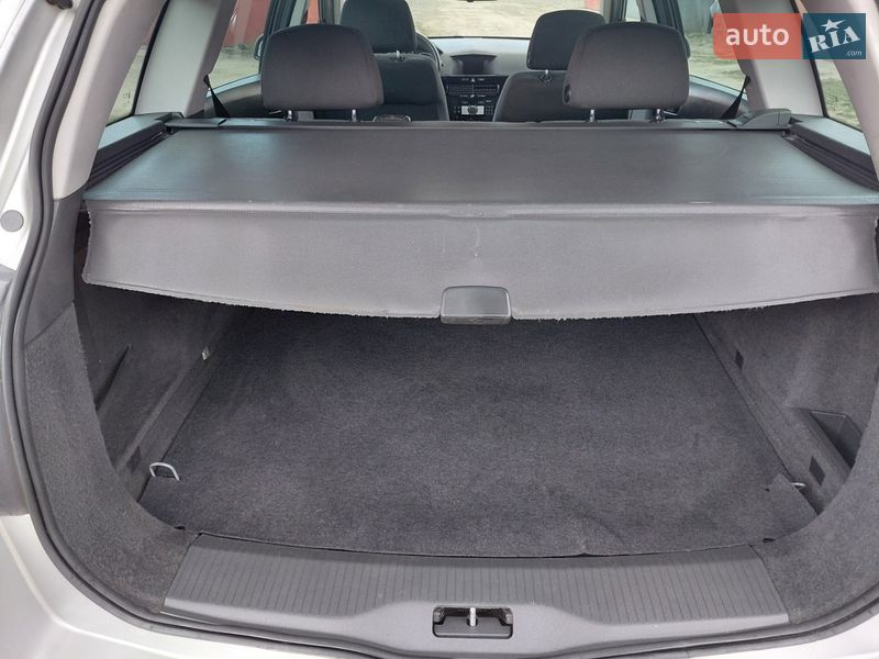 Универсал Opel Astra 2010 в Ровно фото 11 Универсал Opel Astra 2010 в Ровно