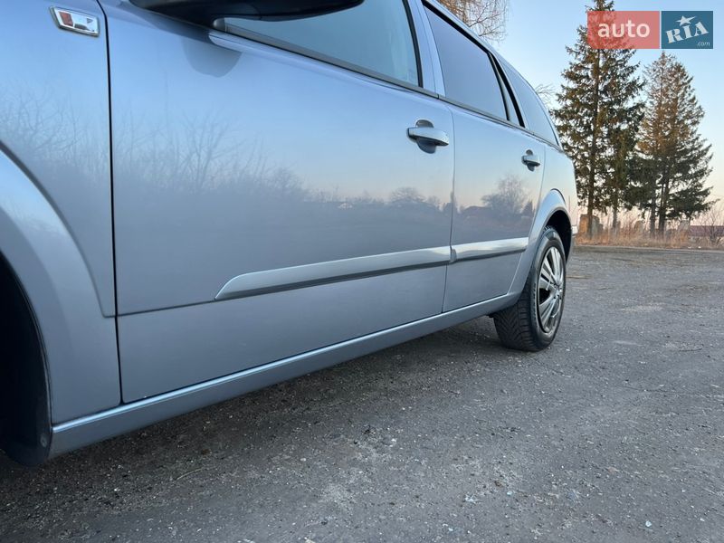Универсал Opel Astra 2005 в Луцке