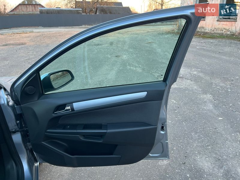 Универсал Opel Astra 2005 в Луцке