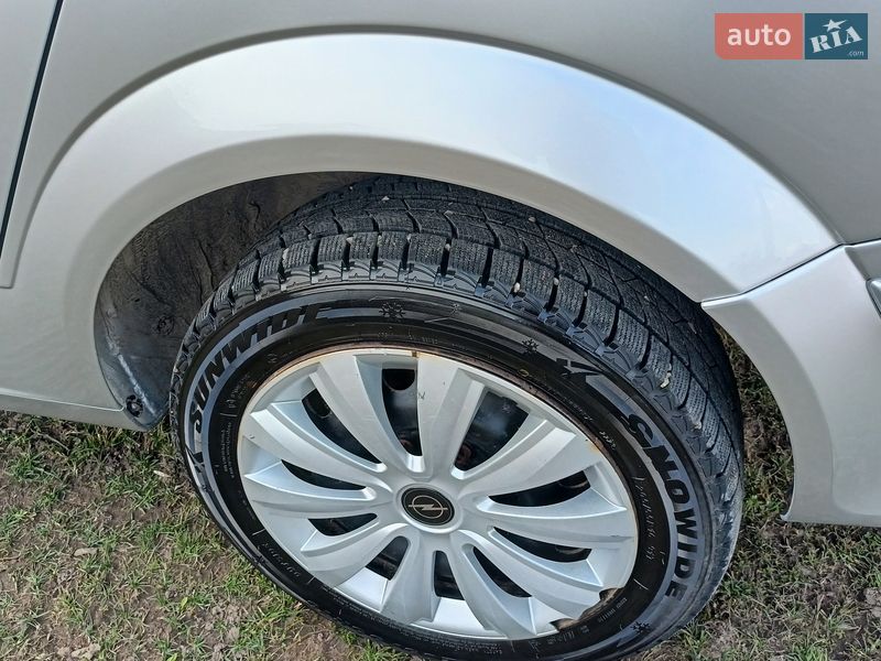 Универсал Opel Astra 2006 в Коломые