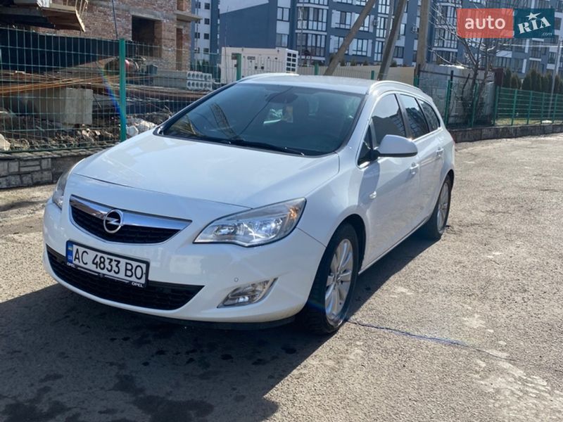 Opel Astra 2012