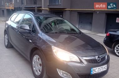 Универсал Opel Astra 2011 в Ивано-Франковске