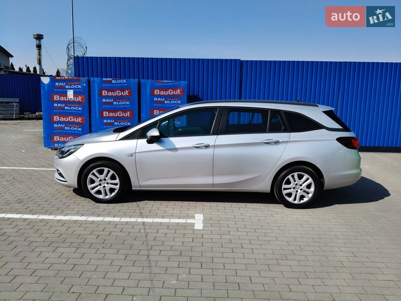 Универсал Opel Astra 2018 в Калуше