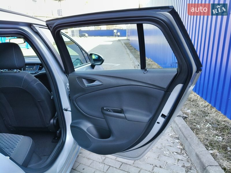 Универсал Opel Astra 2018 в Калуше