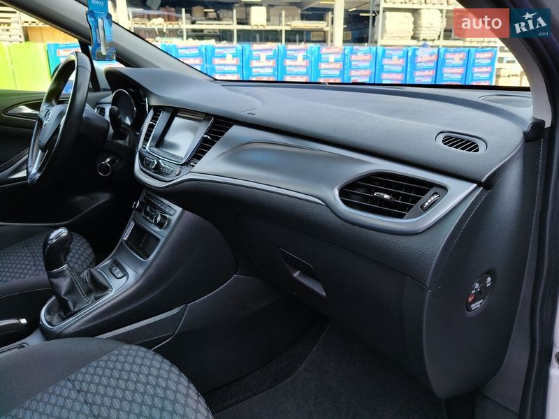 Универсал Opel Astra 2018 в Калуше