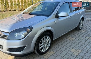 Універсал Opel Astra 2010 в Радивиліві