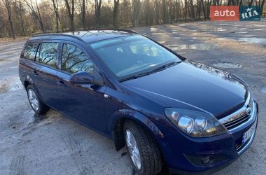 Універсал Opel Astra 2013 в Сумах