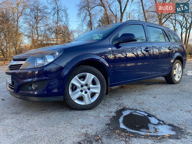 Универсал Opel Astra 2013 в Киеве фото 18 Универсал Opel Astra 2013 в Киеве