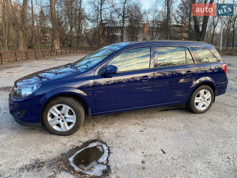 Универсал Opel Astra 2013 в Киеве фото 34 Универсал Opel Astra 2013 в Киеве