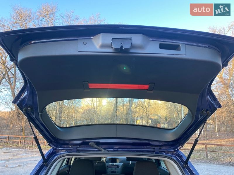Универсал Opel Astra 2013 в Киеве фото 64 Универсал Opel Astra 2013 в Киеве