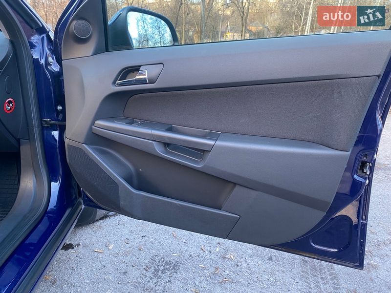 Универсал Opel Astra 2013 в Киеве фото 79 Универсал Opel Astra 2013 в Киеве