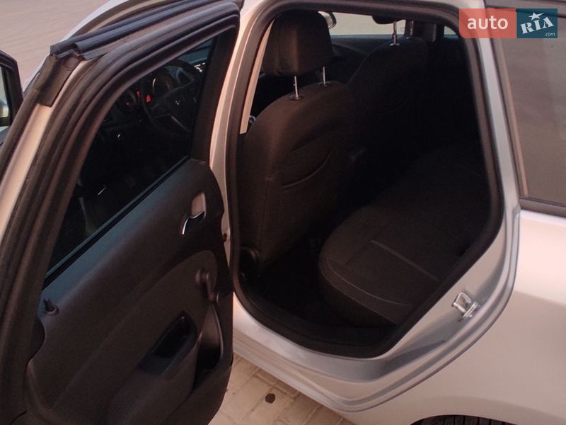 Универсал Opel Astra 2015 в Жвирке фото 6 Универсал Opel Astra 2015 в Жвирке