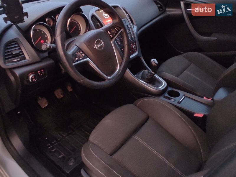 Универсал Opel Astra 2015 в Жвирке фото 22 Универсал Opel Astra 2015 в Жвирке