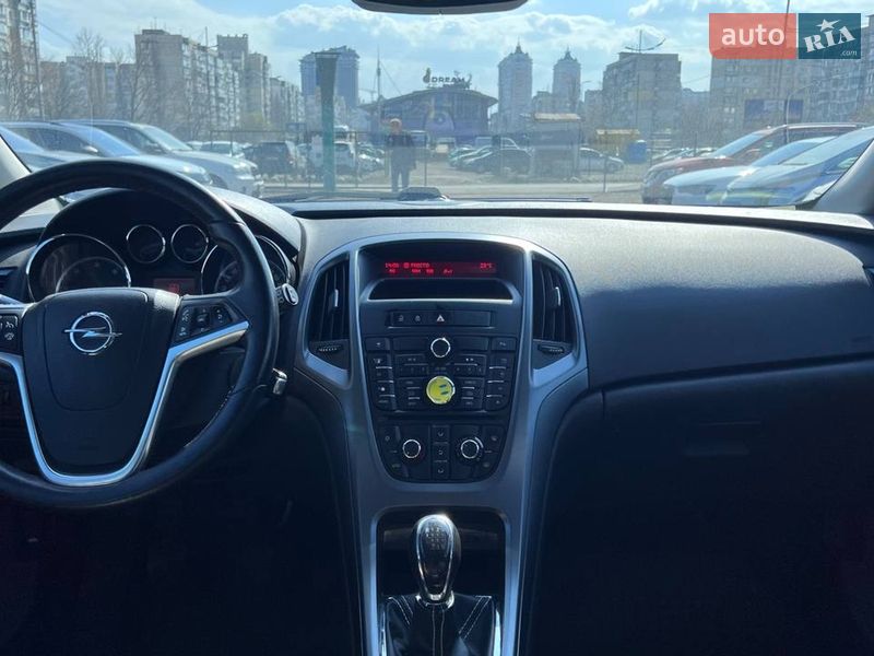 Хетчбек Opel Astra 2012 в Києві