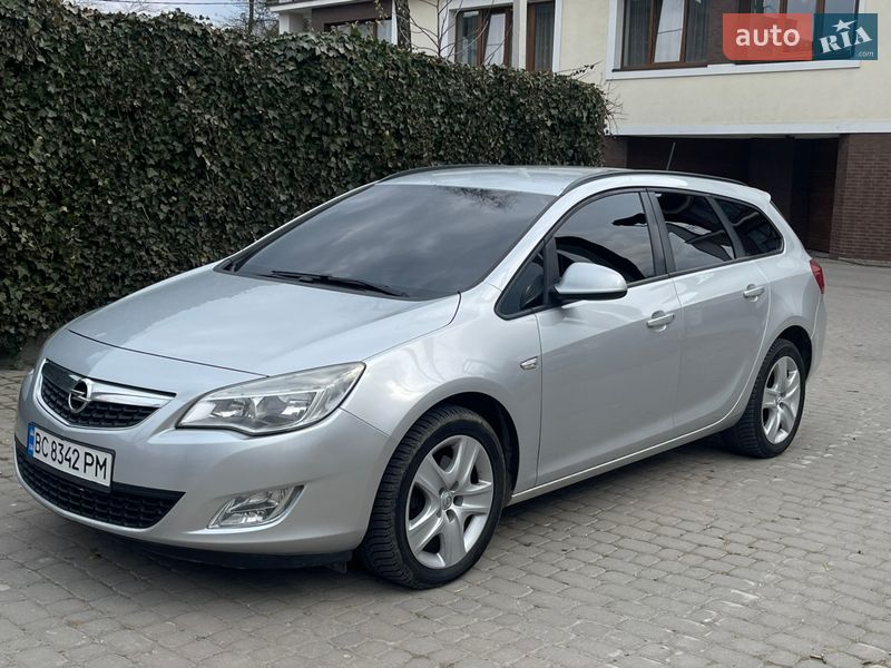 Opel Astra 2011