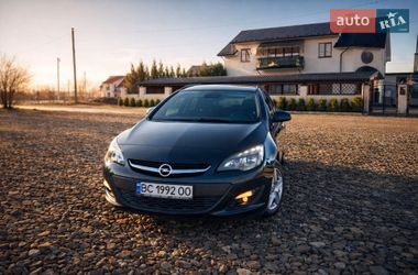Універсал Opel Astra 2016 в Самборі