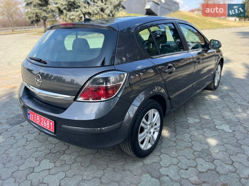 Хэтчбек Opel Astra 2009 в Дубно фото 3 Хэтчбек Opel Astra 2009 в Дубно