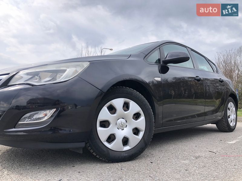 Хэтчбек Opel Astra 2010 в Перемышлянах