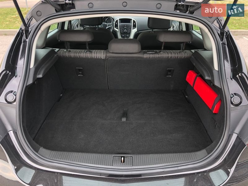 Хэтчбек Opel Astra 2010 в Перемышлянах