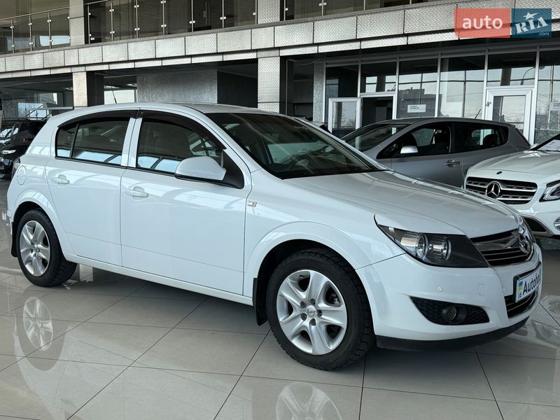 Хэтчбек Opel Astra 2012 в Одессе