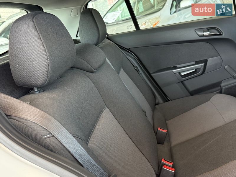 Хэтчбек Opel Astra 2012 в Одессе