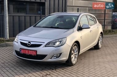 Хэтчбек Opel Astra 2013 в Львове