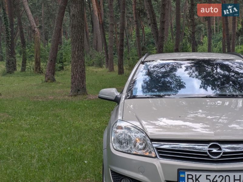 Универсал Opel Astra 2007 в Ровно
