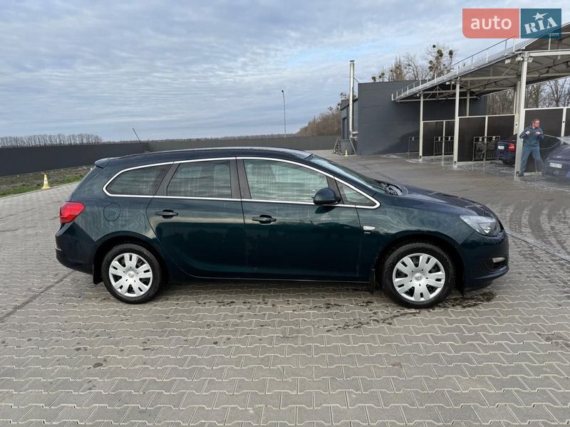 Универсал Opel Astra 2014 в Кагарлыке