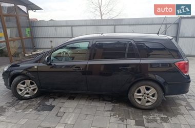 Універсал Opel Astra 2011 в Бишеві