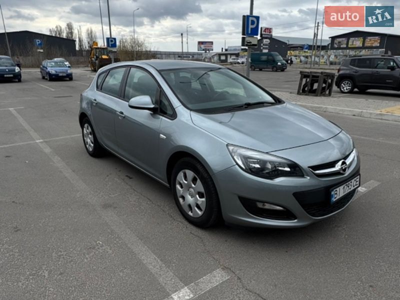 Хэтчбек Opel Astra 2015 в Киеве