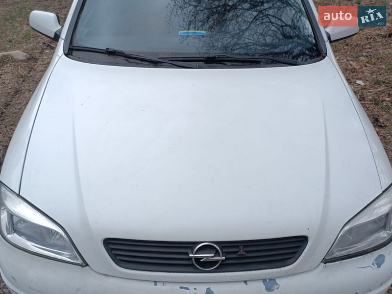 Седан Opel Astra 2004 в Киеве