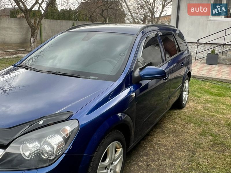 Универсал Opel Astra 2006 в Золочеве