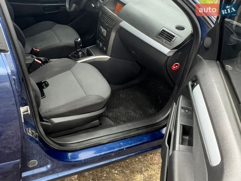 Универсал Opel Astra 2006 в Золочеве