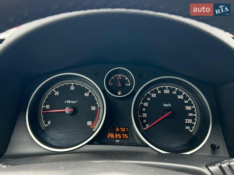 Универсал Opel Astra 2010 в Тернополе