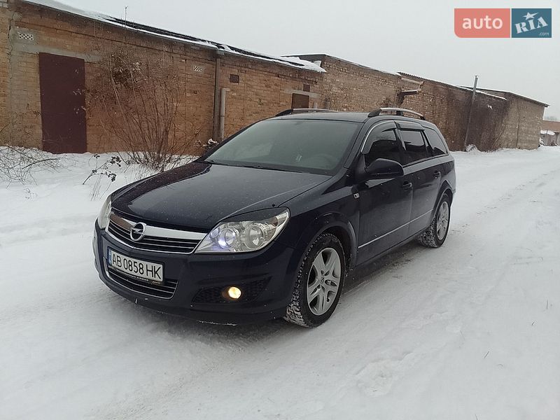 Opel Astra 2010 Opel Astra 2010