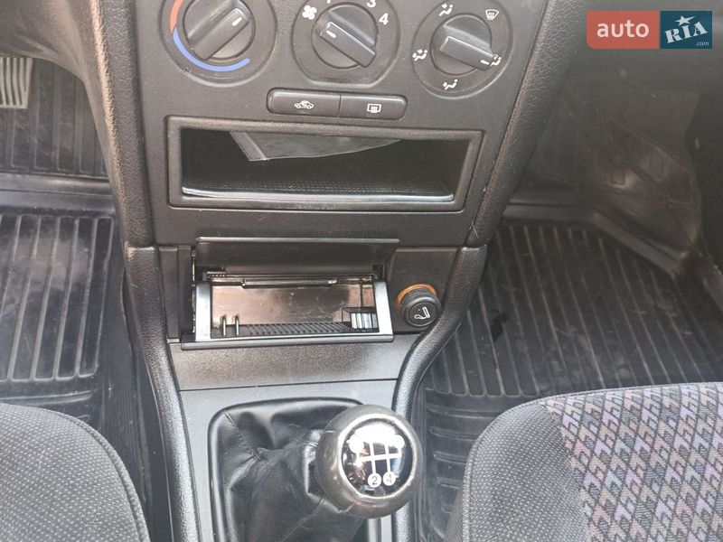 Седан Opel Astra 2002 в Черкассах фото 2 Седан Opel Astra 2002 в Черкассах